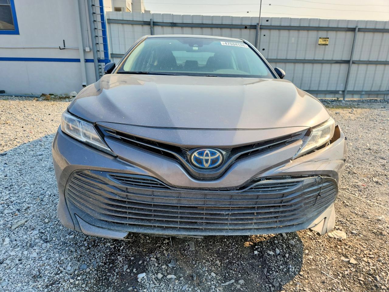 2020 Toyota Camry Hybrid Le - Фото 5