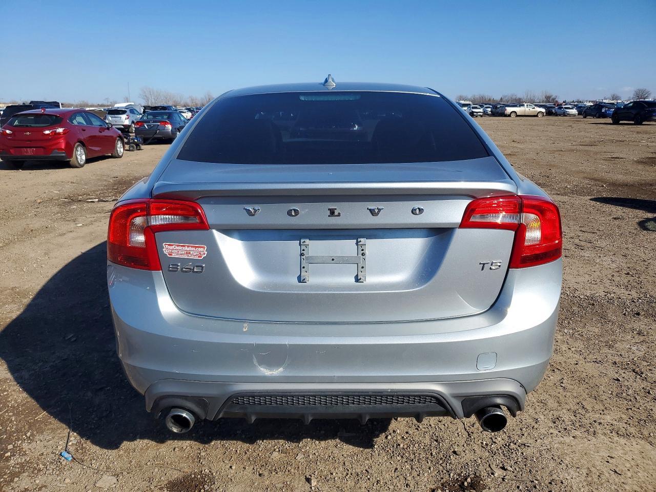 2017 Volvo S60 - Image 6