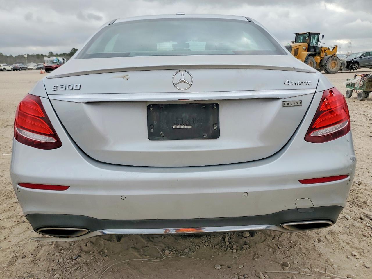 2017 Mercedes-Benz E 300 4Matic - Фото 6