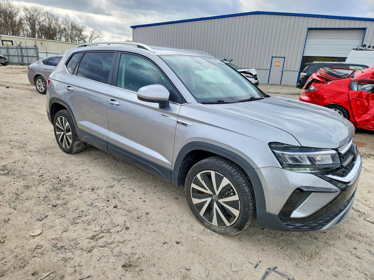 2024 Volkswagen Taos Se - Image 4