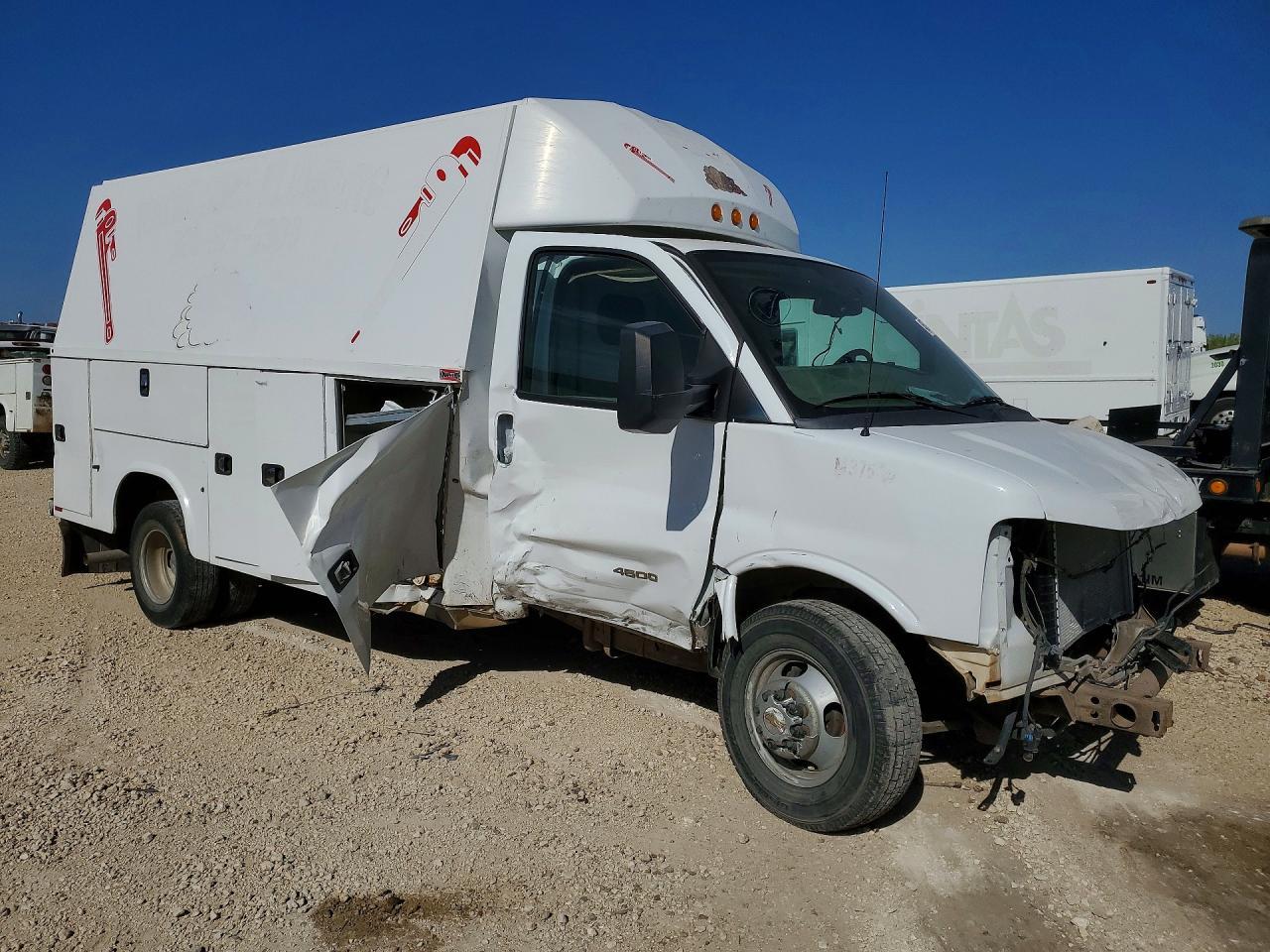 2014 Chevrolet Express Utility / Service Truck - Image 4