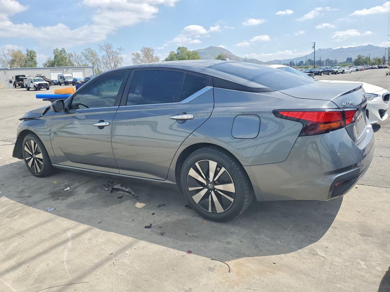 2021 Nissan Altima 2.5 Sv - Image 2