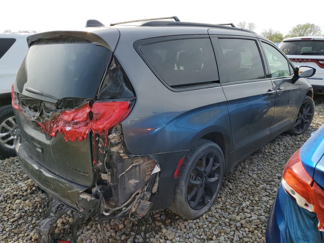 2023 Chrysler Pacifica Limited - Image 3