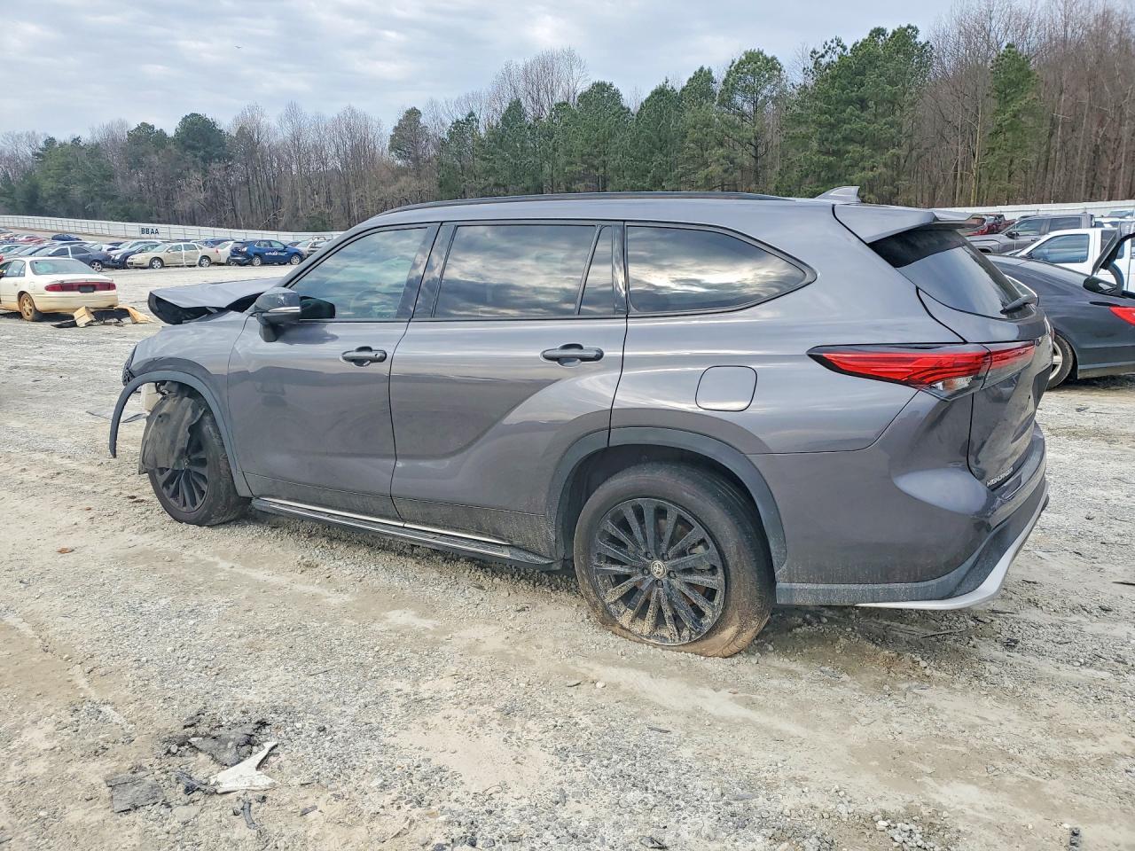 2023 Toyota Highlander L - Фото 2