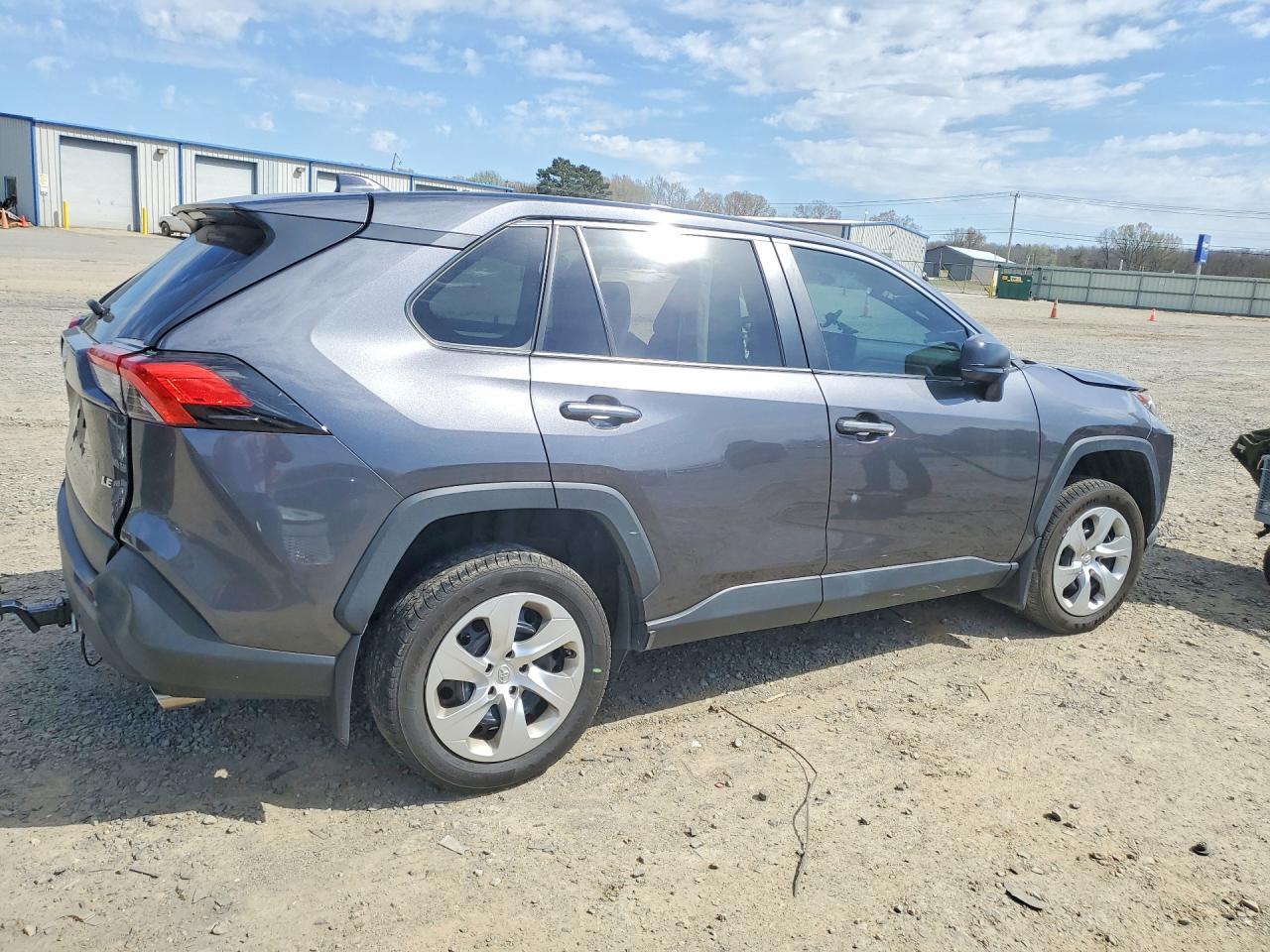 2022 Toyota Rav4 Le - Image 3