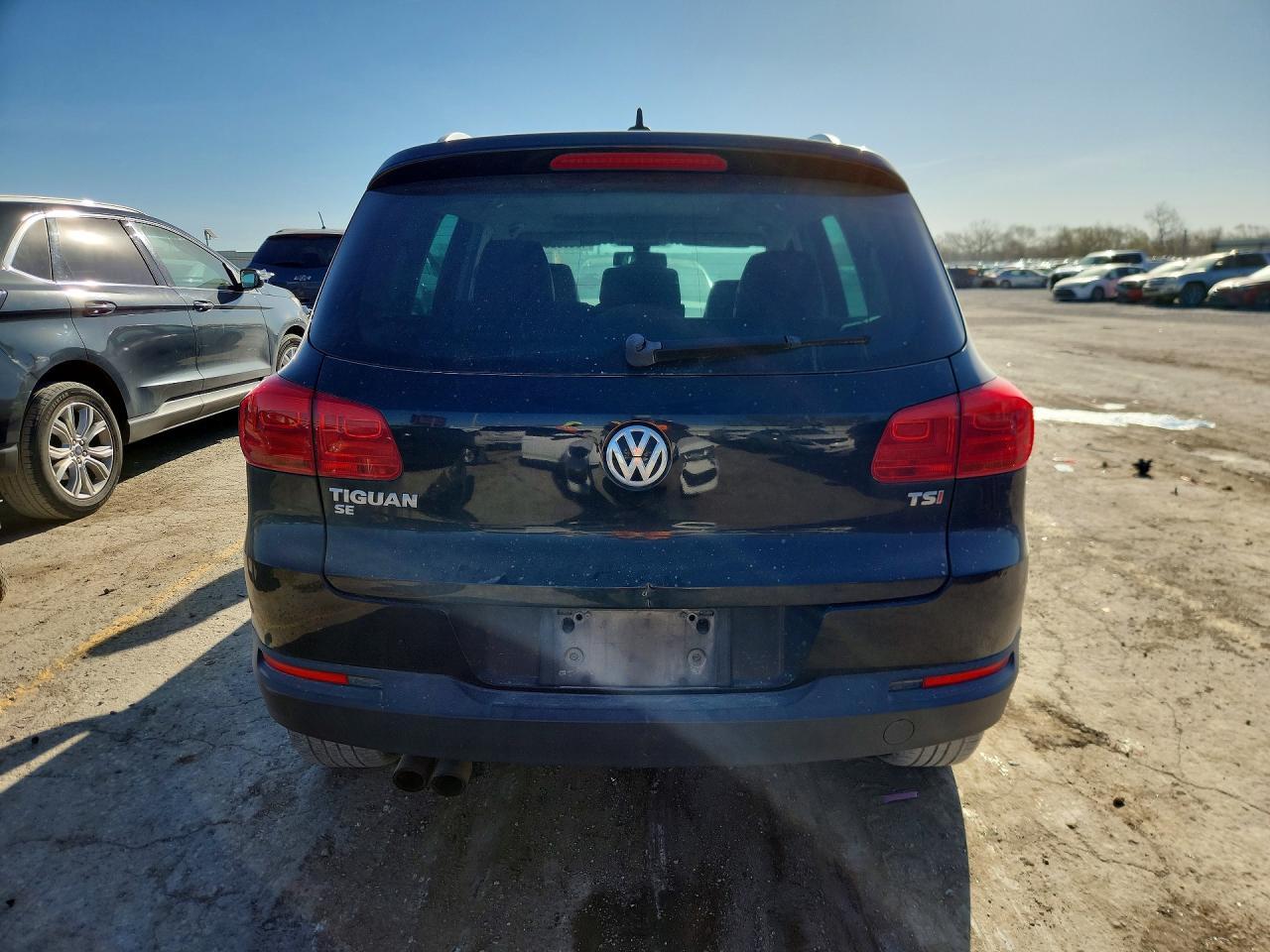 2016 Volkswagen Tiguan S - Фото 6