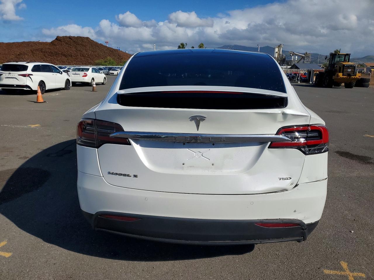 2017 Tesla Model X - Фото 6