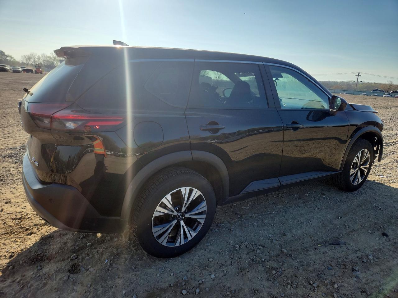 2023 Nissan Rogue Sv - Фото 3