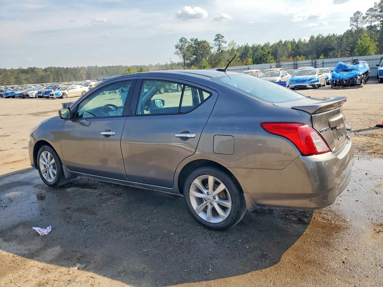 2015 Nissan Versa 1.6 Sl - Фото 2