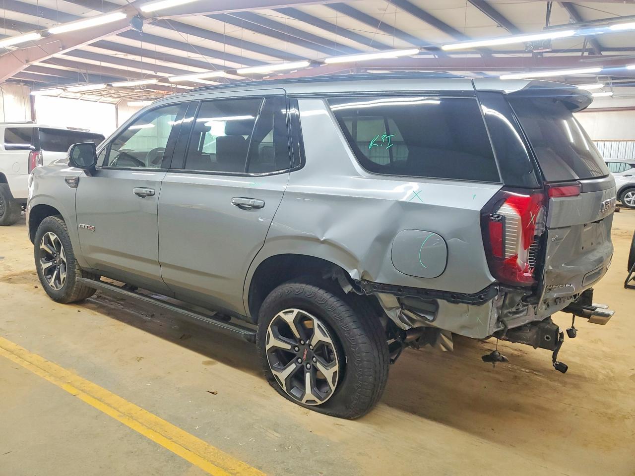 2025 GMC Yukon At4 Ultimate - Фото 2