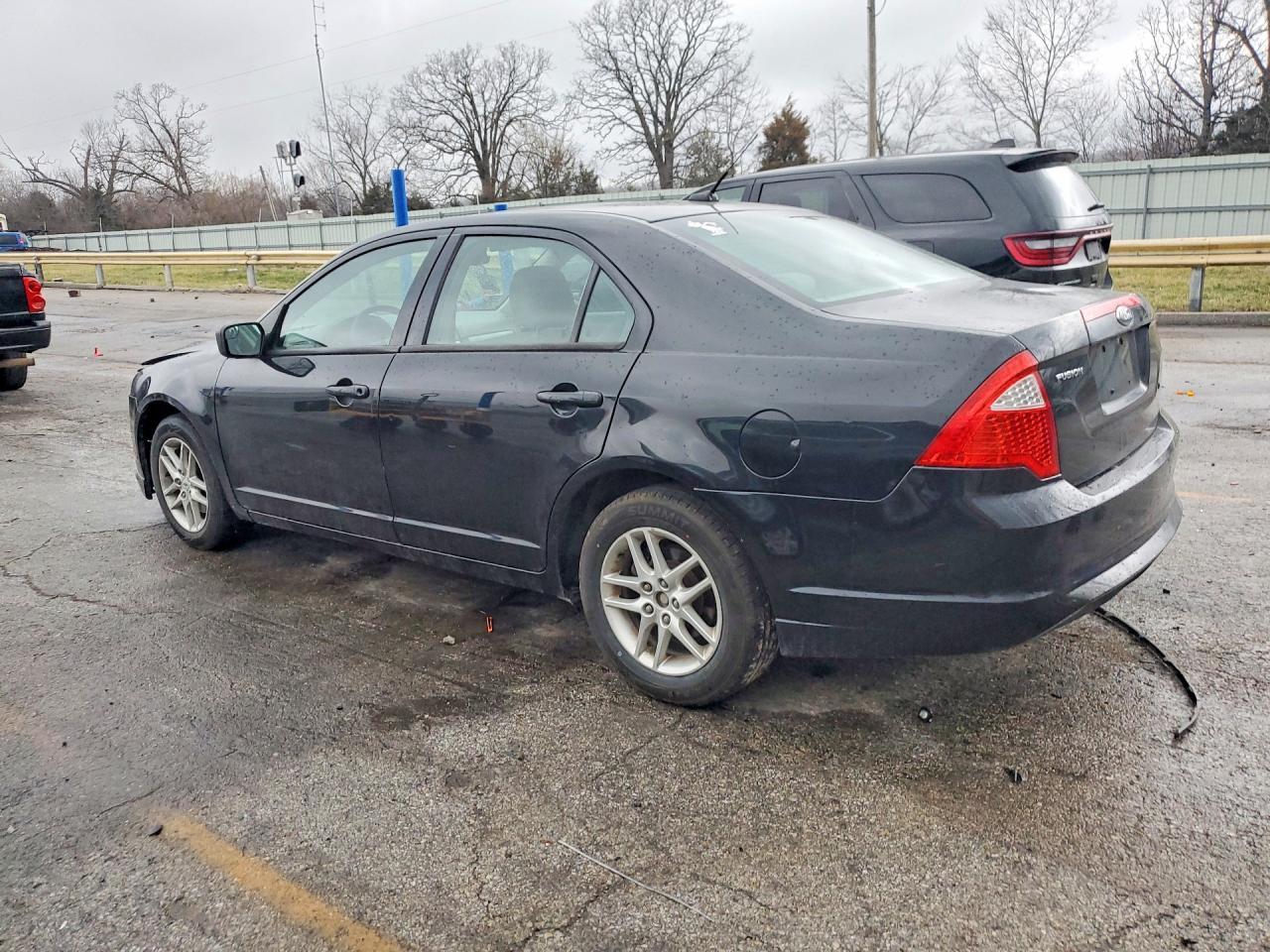 2011 Ford Fusion S - Image 2