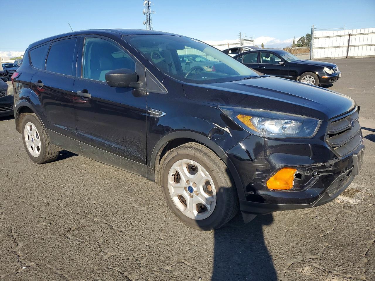2019 Ford Escape S - Фото 4