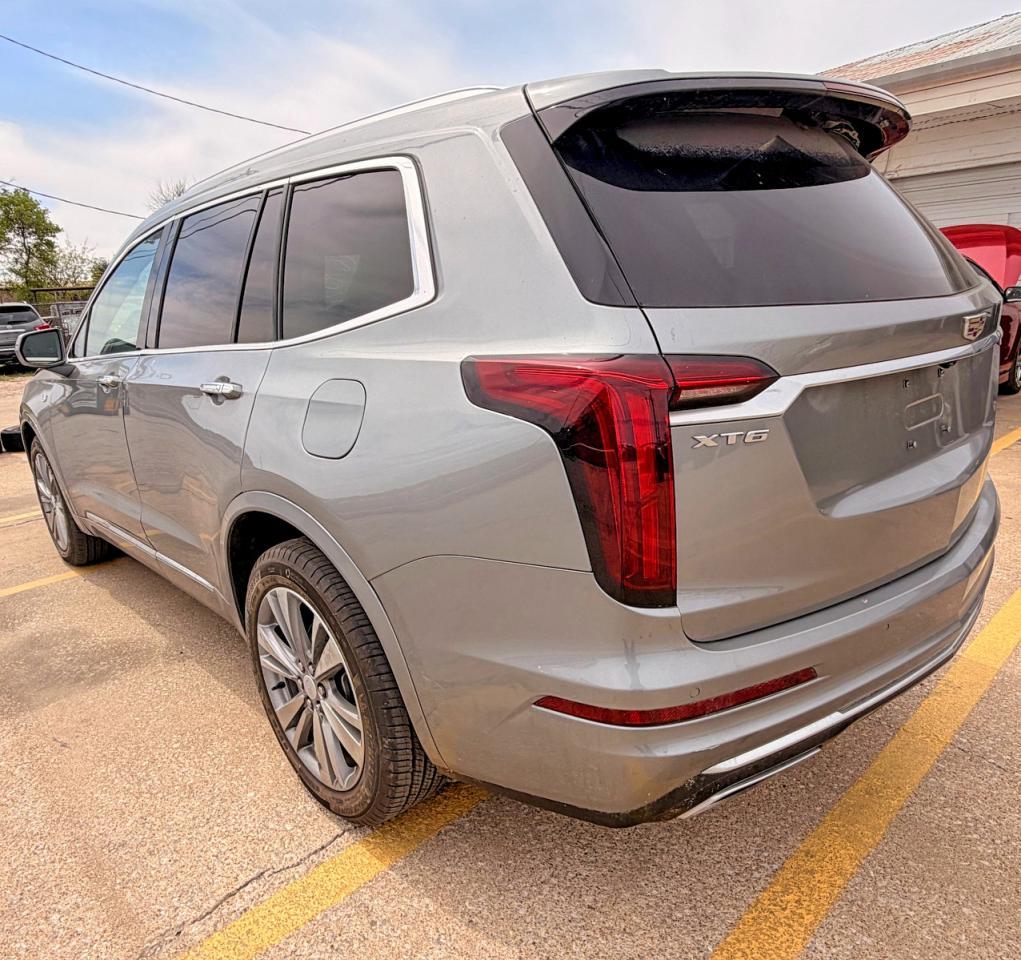 2023 Cadillac Xt6 Premium Luxury - Image 3