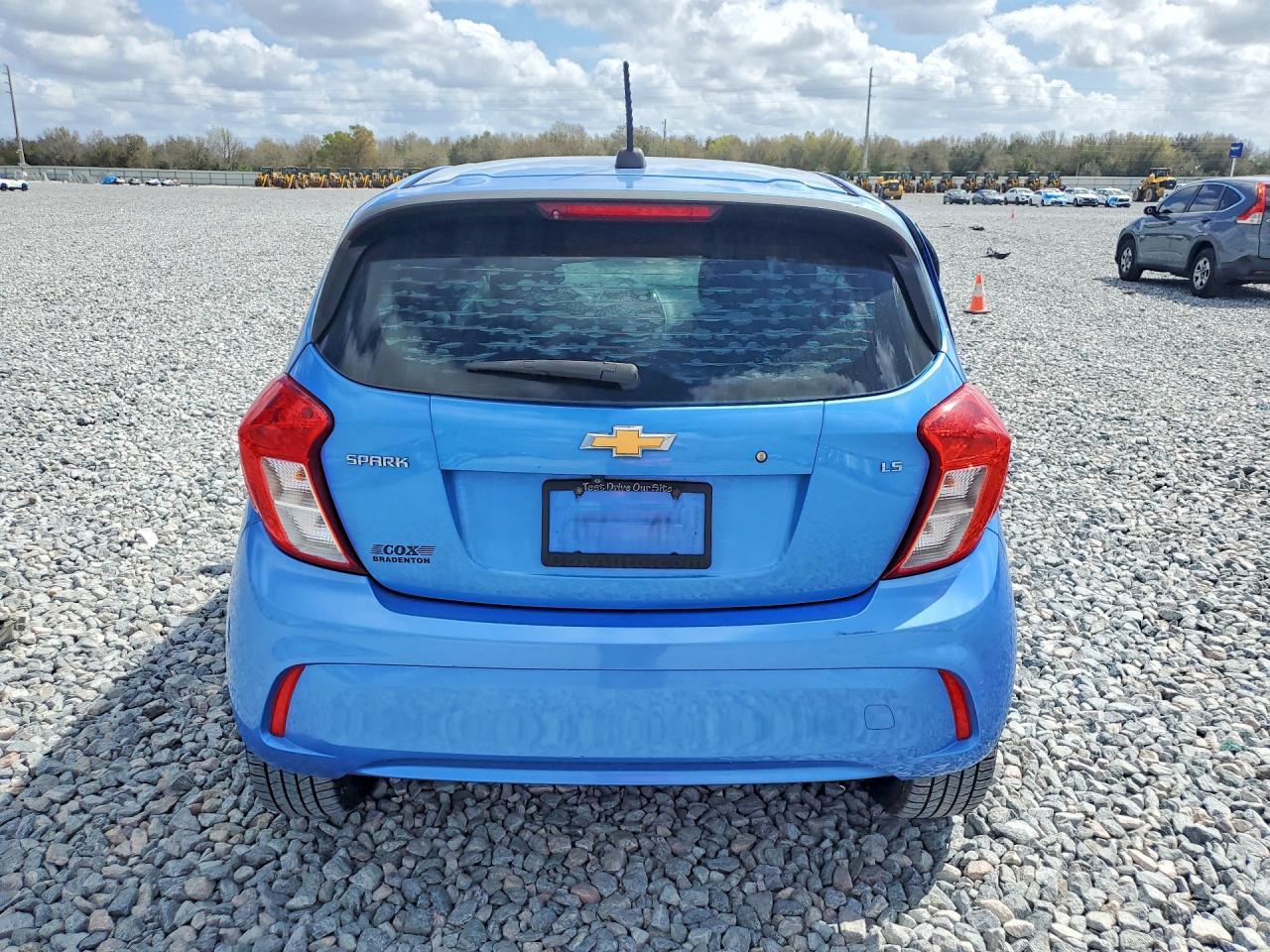 2016 Chevrolet Spark Ls - Фото 6