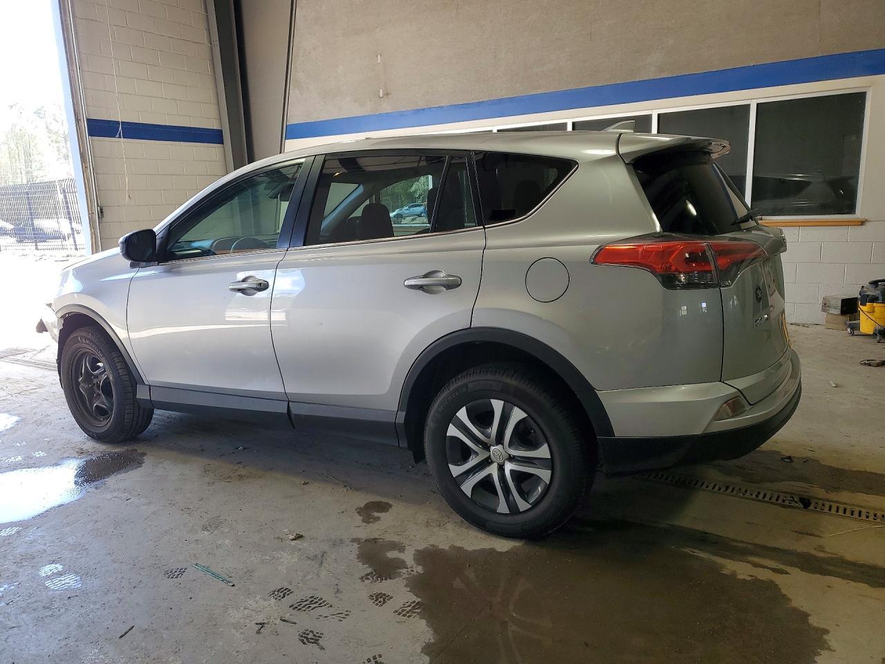 2018 Toyota Rav4 Le - Фото 2