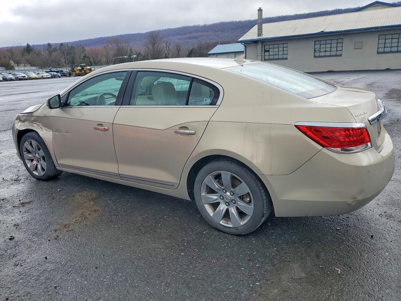 2010 Buick Lacrosse Cxl - Image 2