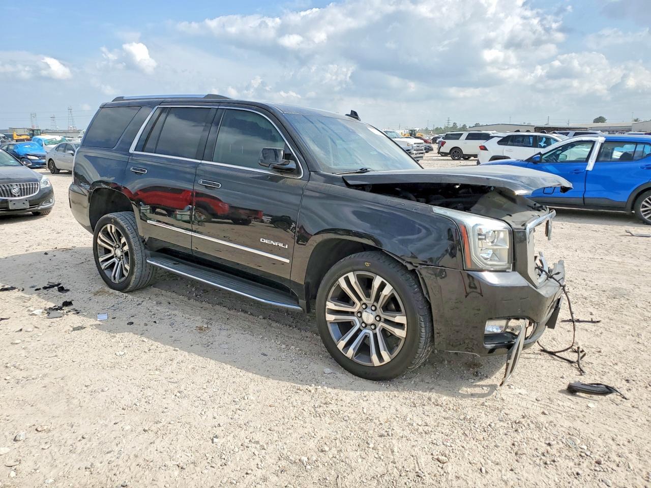 2017 GMC Yukon Denali - Фото 4