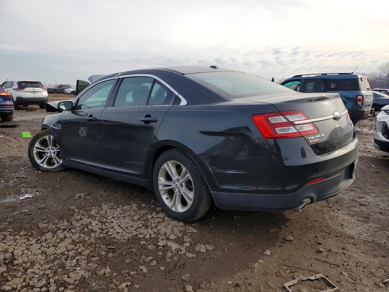 2013 Ford Taurus Sel - Фото 2