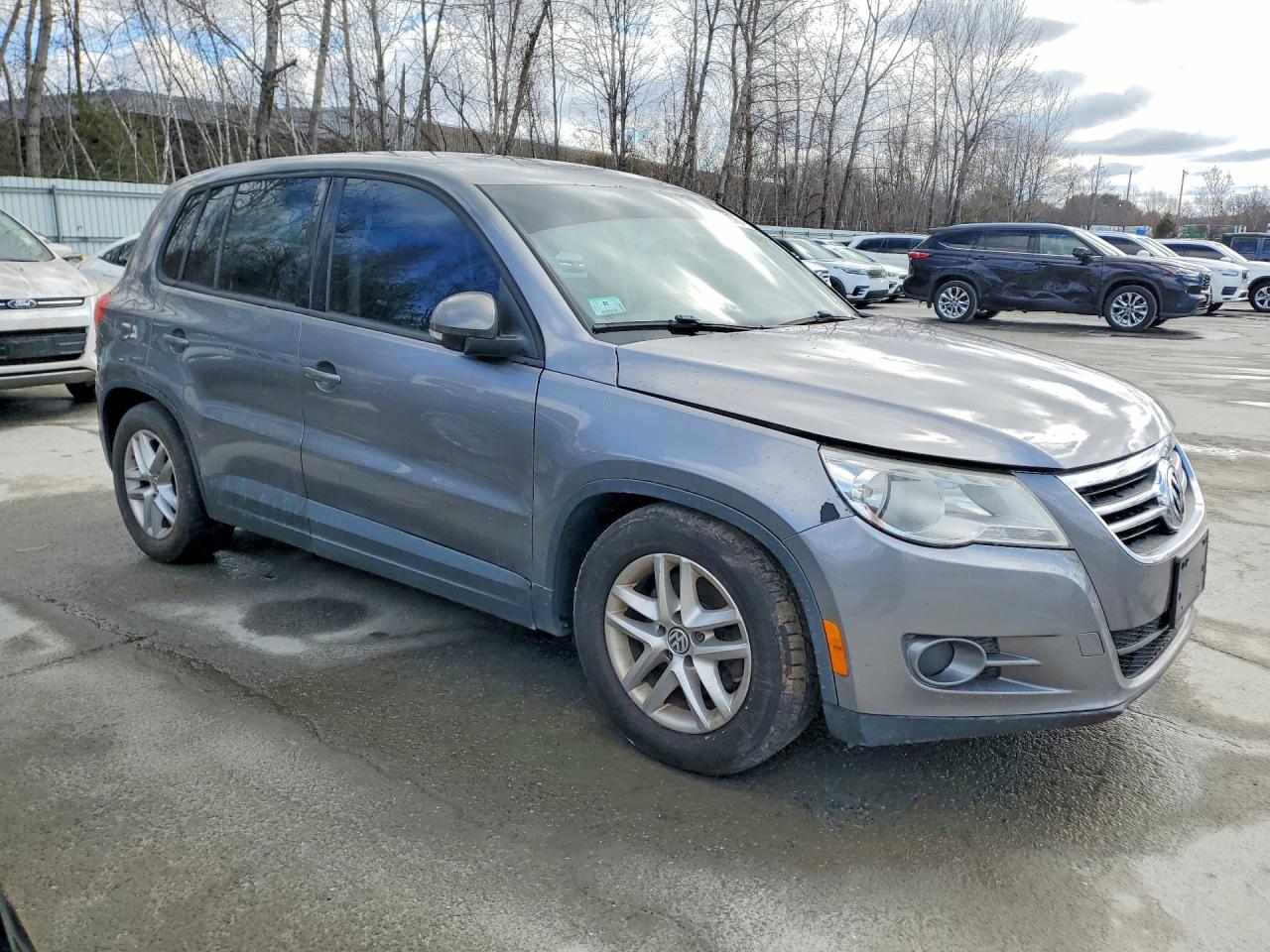 2011 Volkswagen Tiguan S - Фото 4
