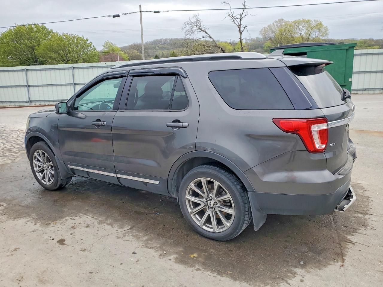 2016 Ford Explorer Xlt - Фото 2