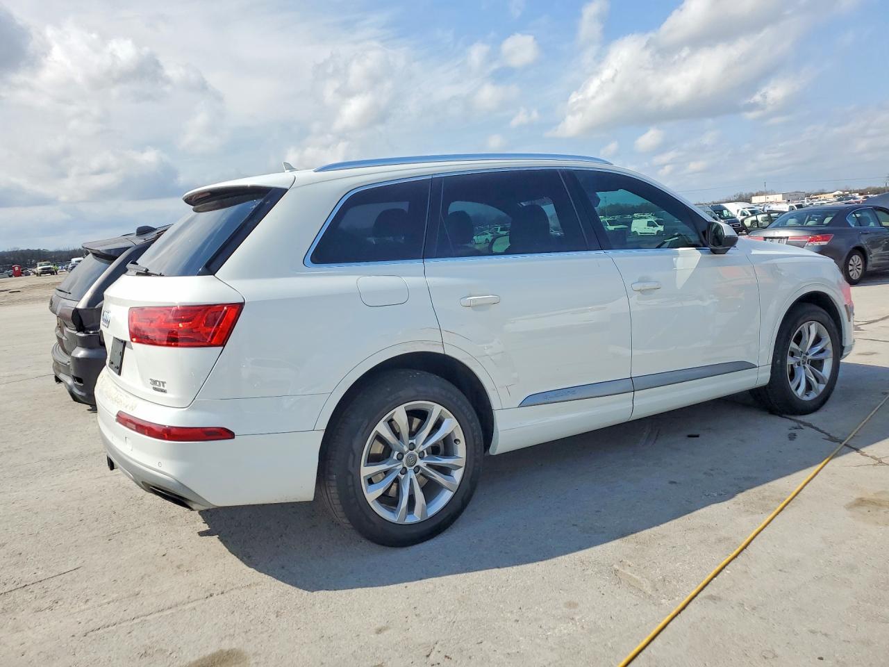 2017 Audi Q7 Premium Plus - Image 3