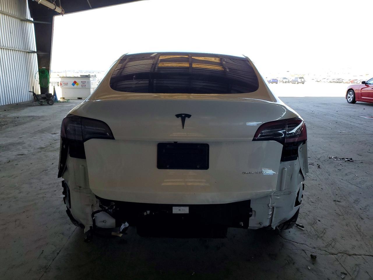 2023 Tesla Model Y - Фото 6