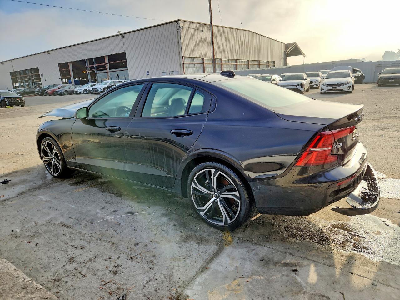 2025 Volvo S60 Plus - Фото 2