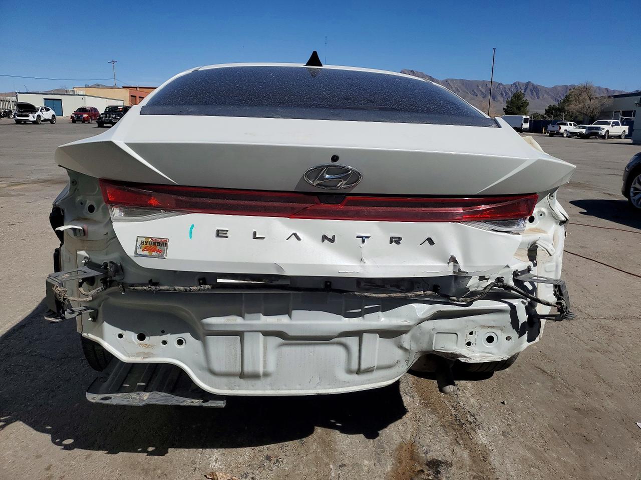 2023 Hyundai Elantra Sel - Фото 6
