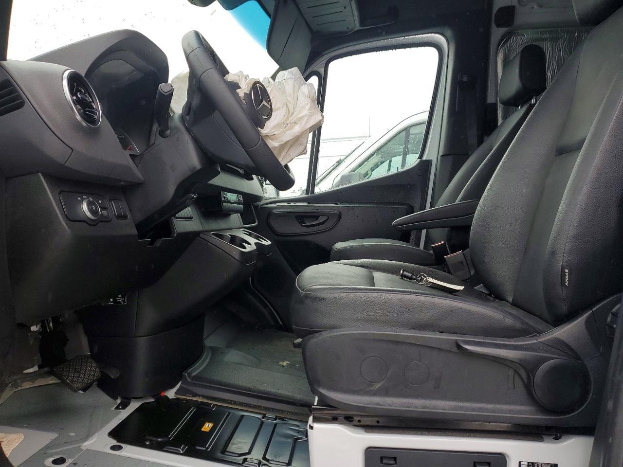 2025 Mercedes Benz Sprinter 2500 Delivery Van - Image 7