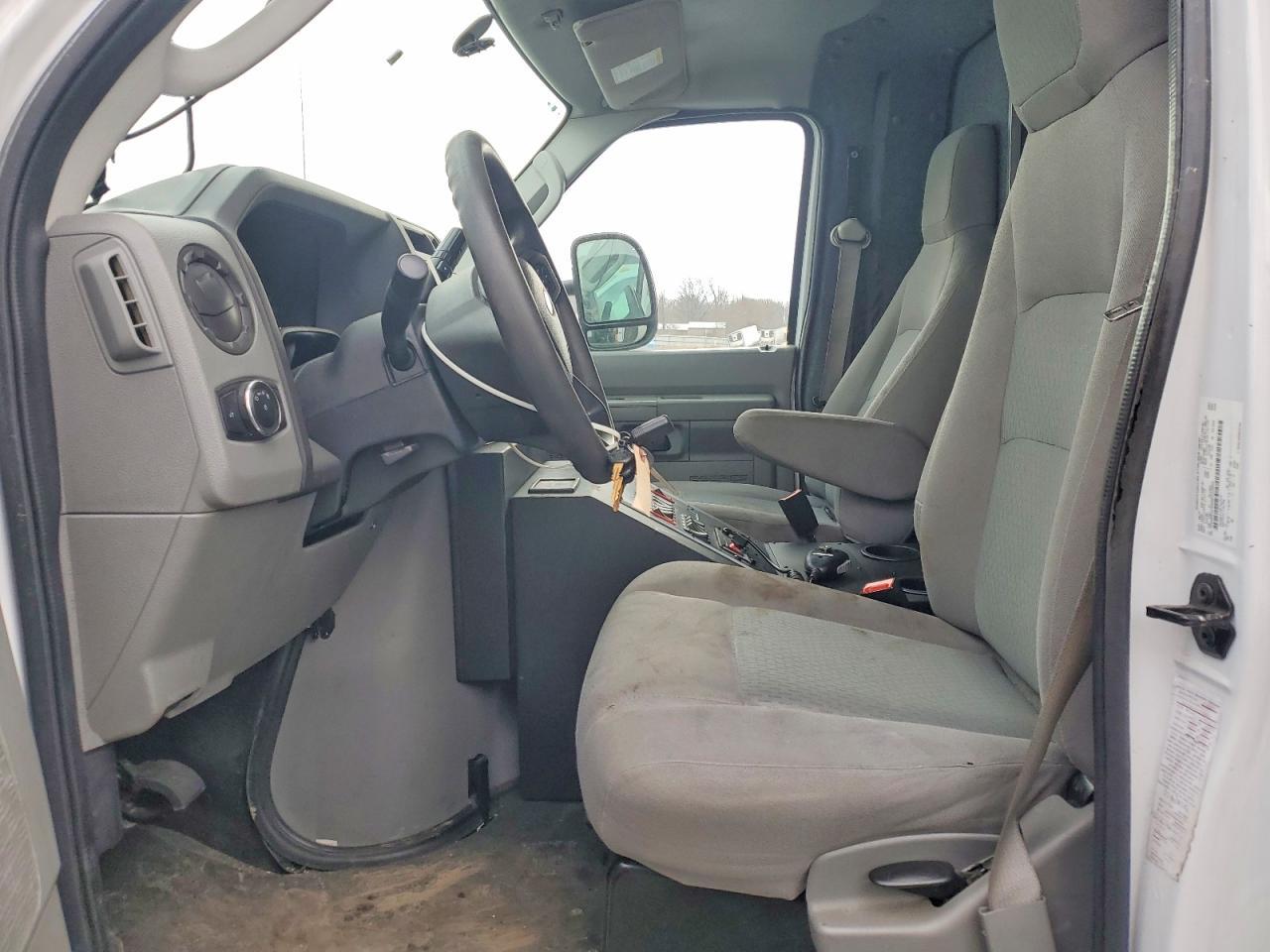 2022 Ford E350 Ambulance - Фото 7