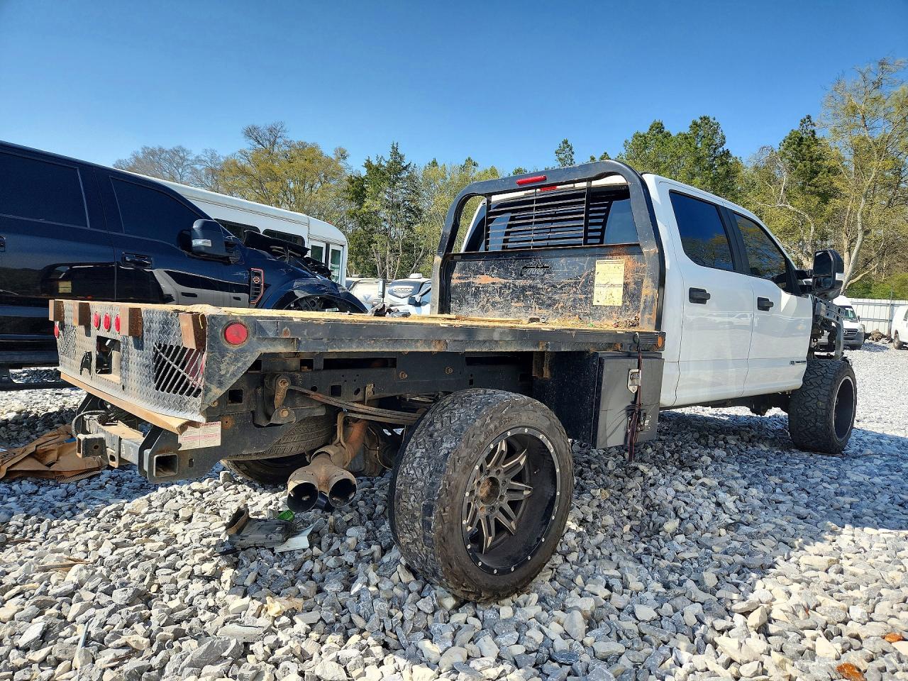 2018 Ford F250 Super Duty Flatbed Truck - Фото 3