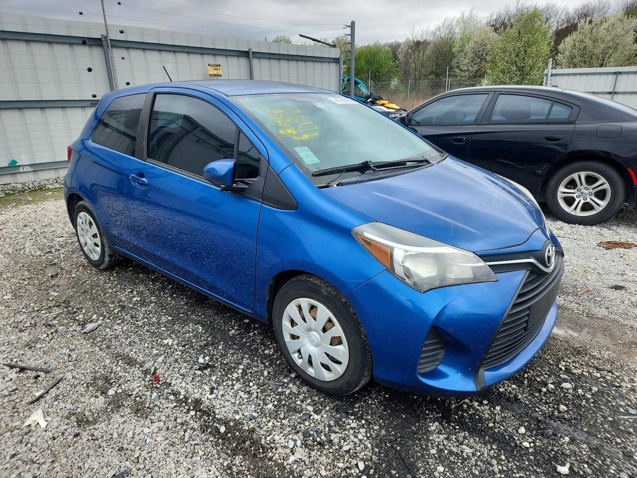 2017 Toyota Yaris 3-Door L - Фото 4