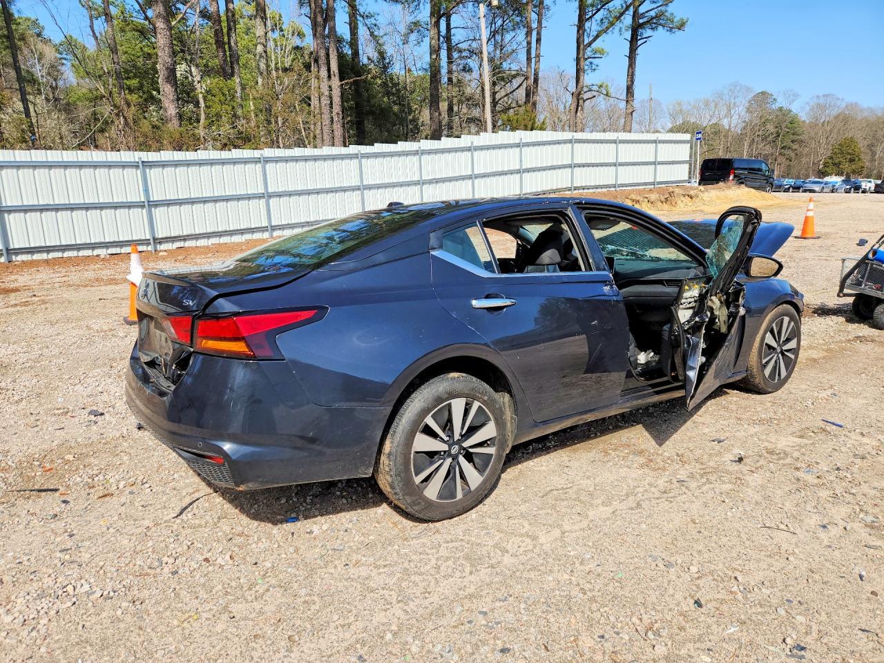 2022 Nissan Altima 2.5 Sv - Image 3