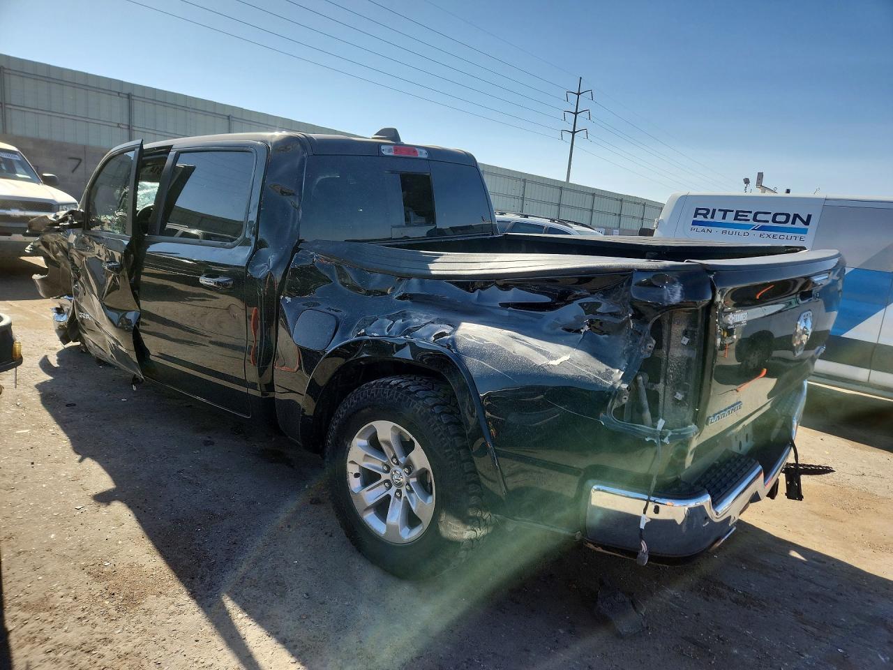2022 Ram 1500 Laramie - Фото 2