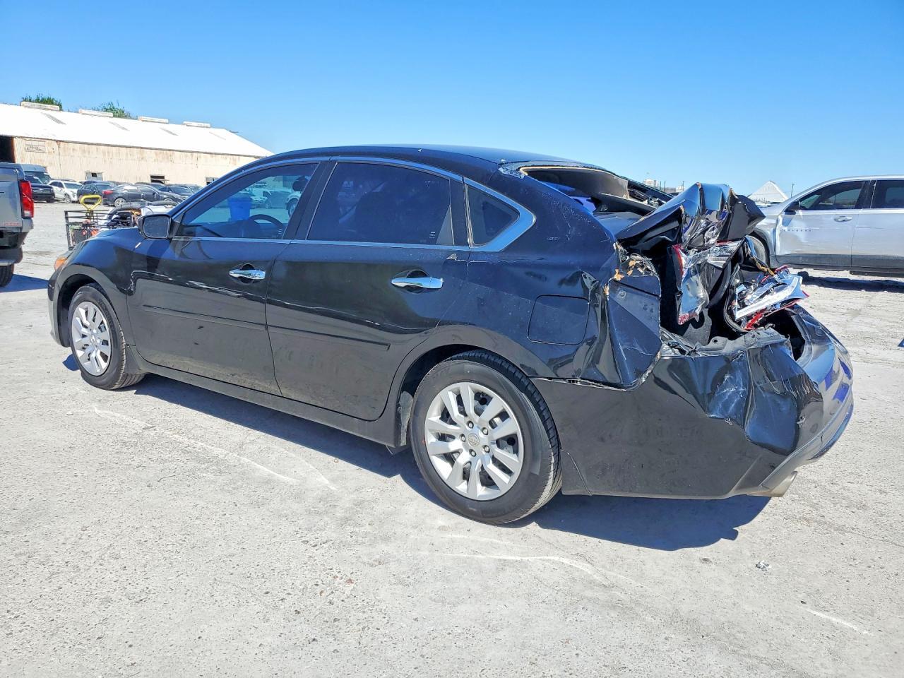 2017 Nissan Altima 2.5 S - Фото 2