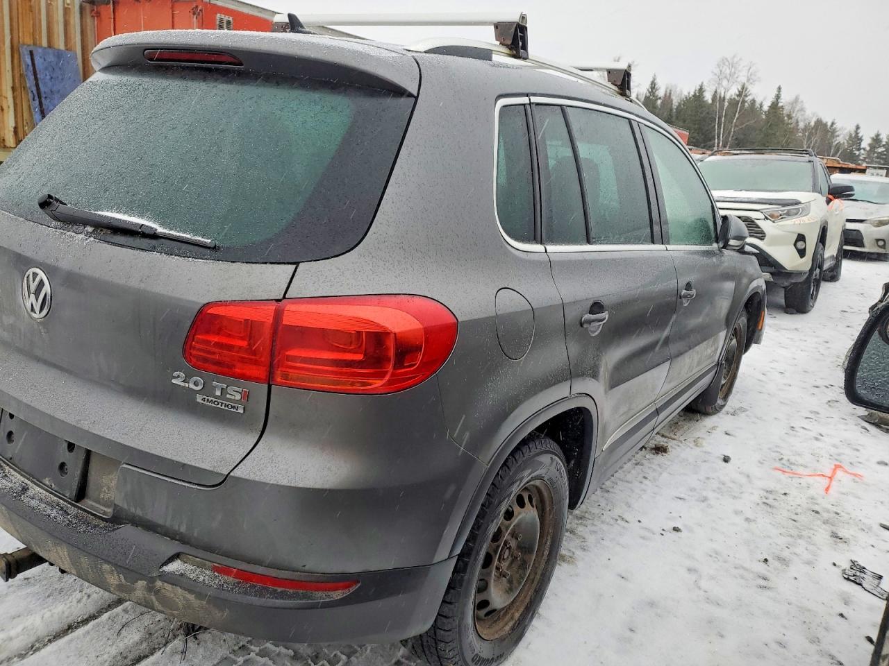2015 Volkswagen Tiguan S - Фото 3