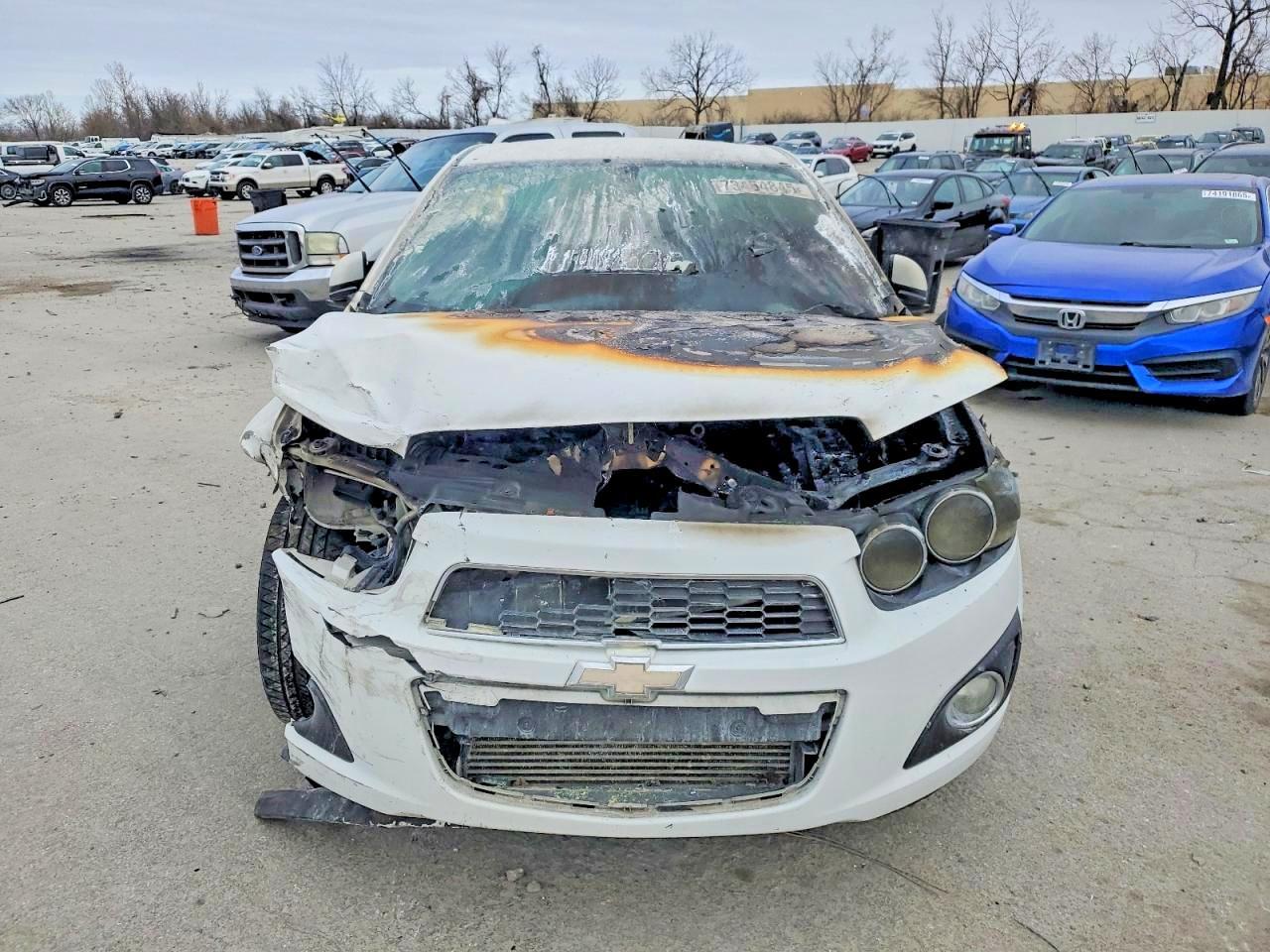 2015 Chev Sonic Ltz - Фото 5