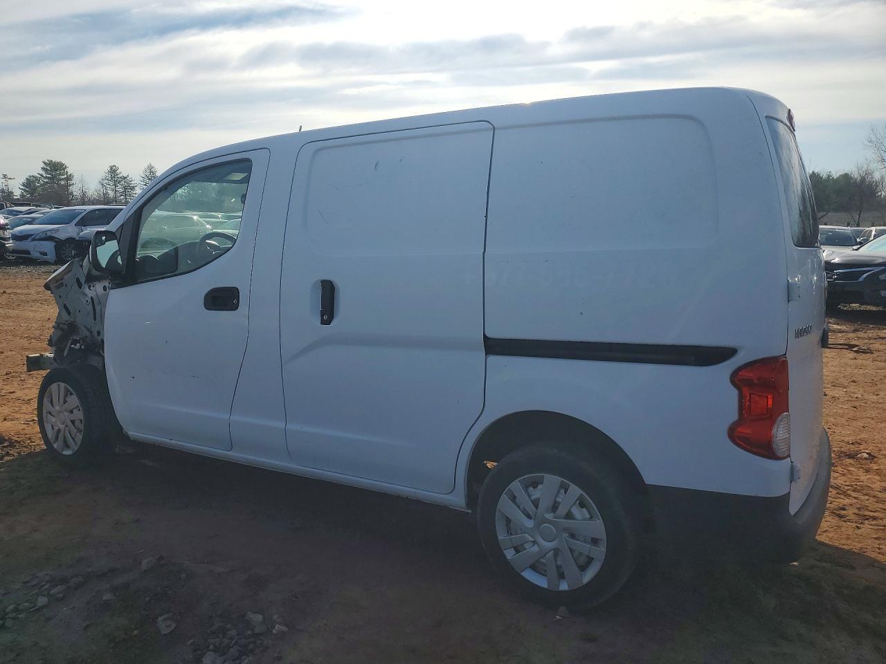 2015 Nissan Nv200 2.5S - Фото 2