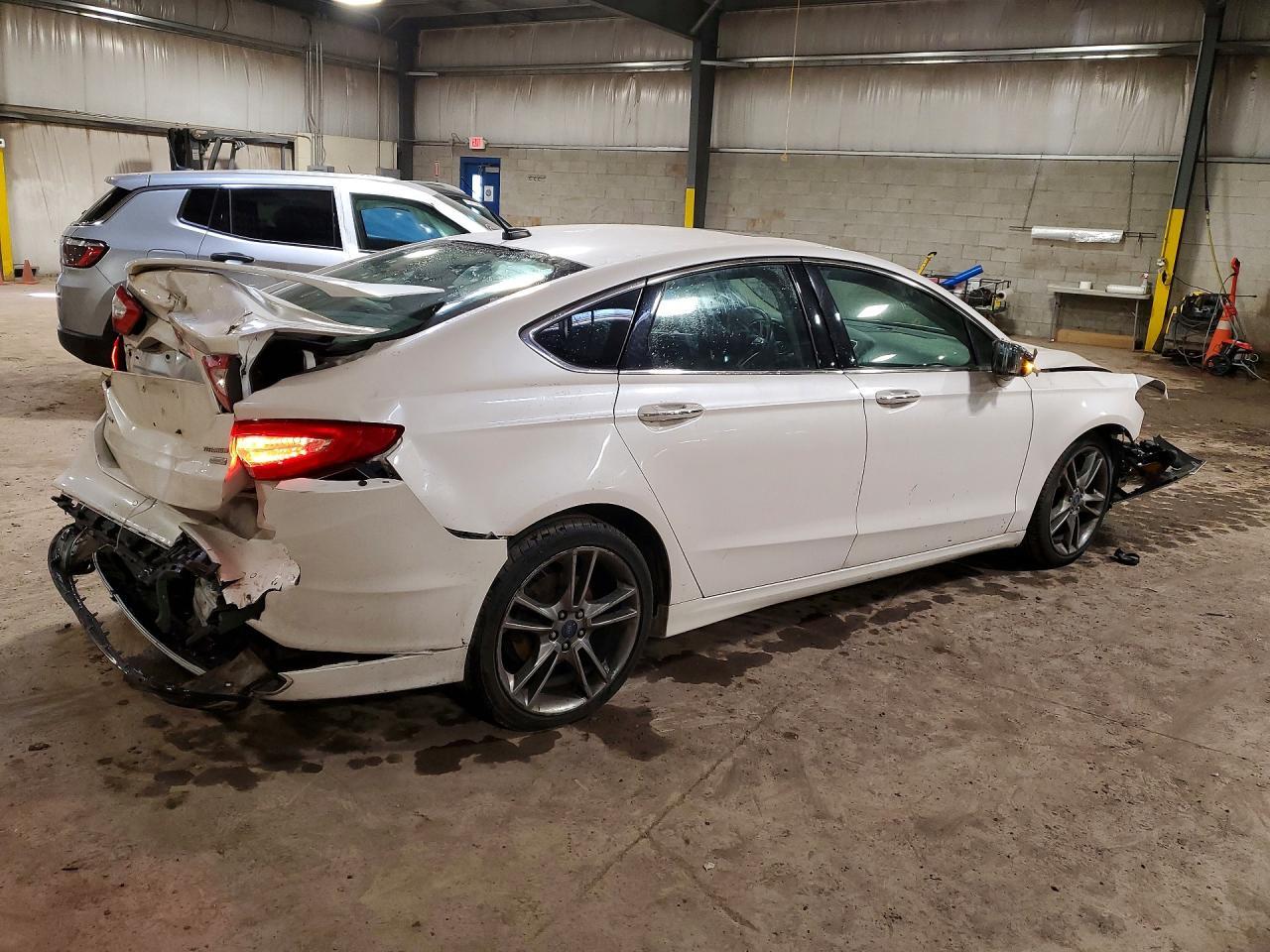 2014 Ford Fusion Titanium - Image 3