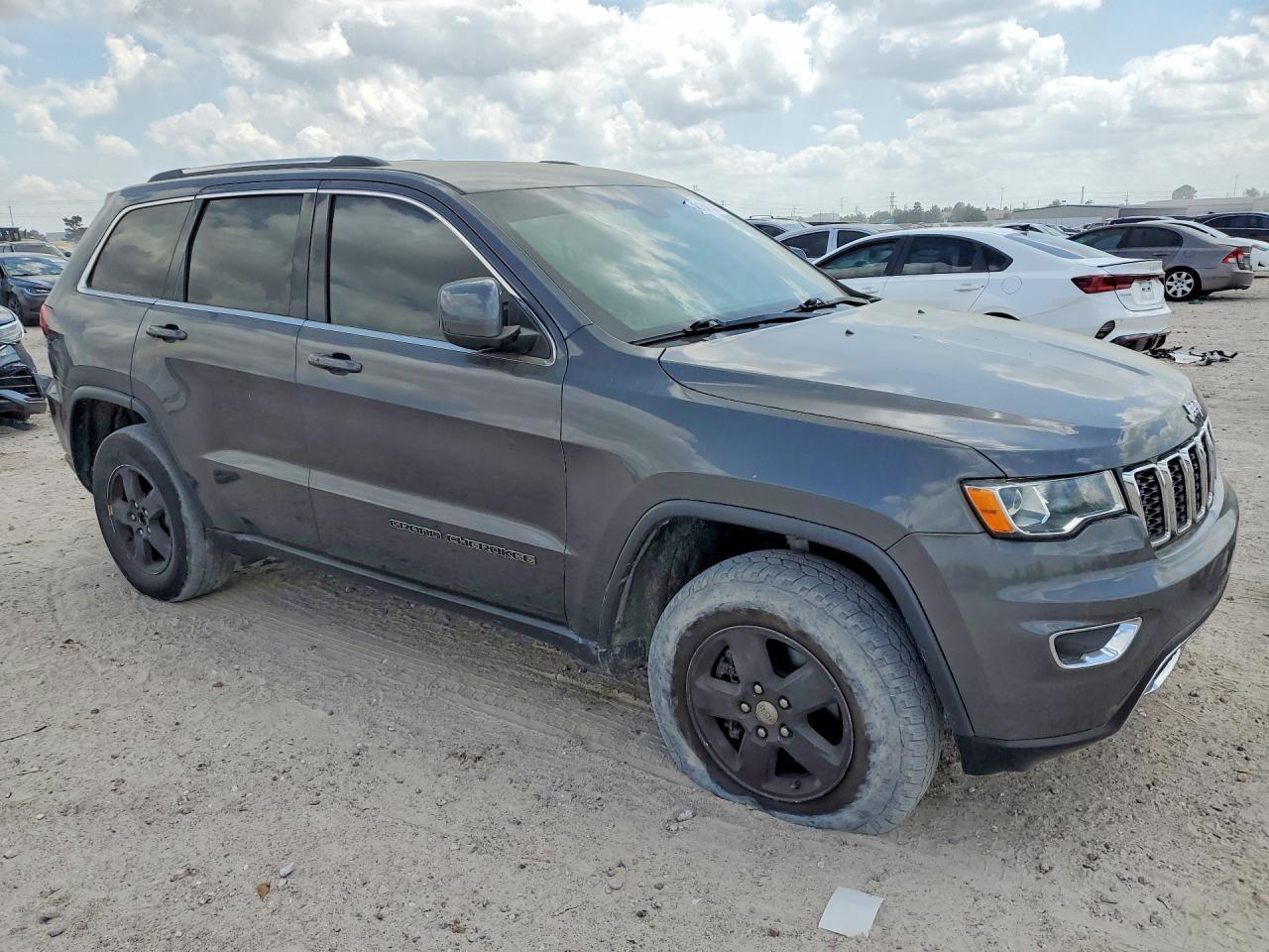 2020 Jeep Grand Cherokee Laredo - Фото 4