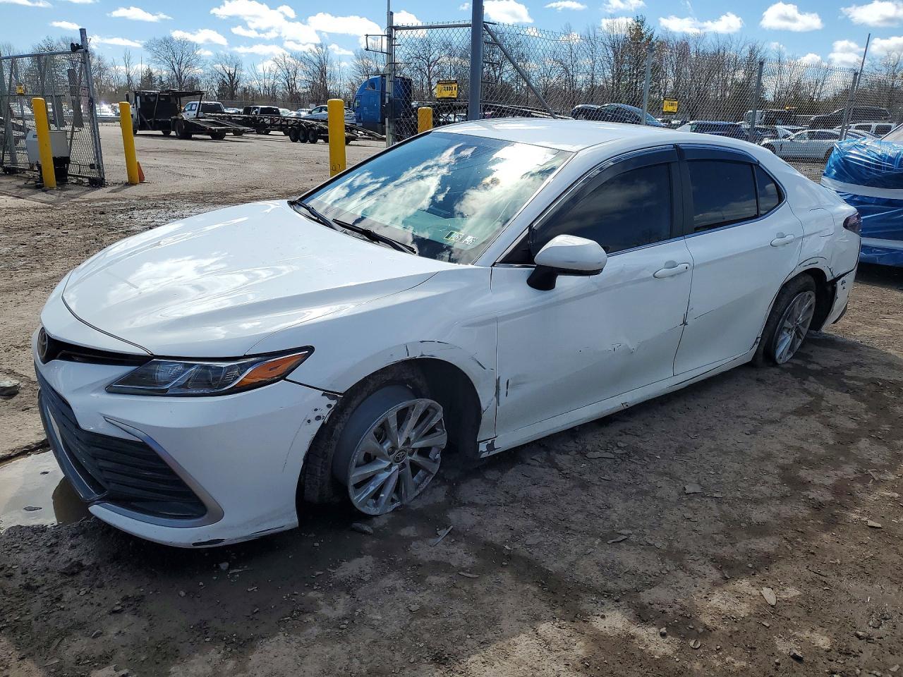 2021 Toyota Camry Le