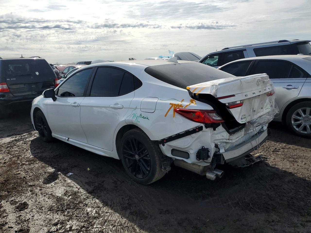2025 Toyota Camry Se - Image 2