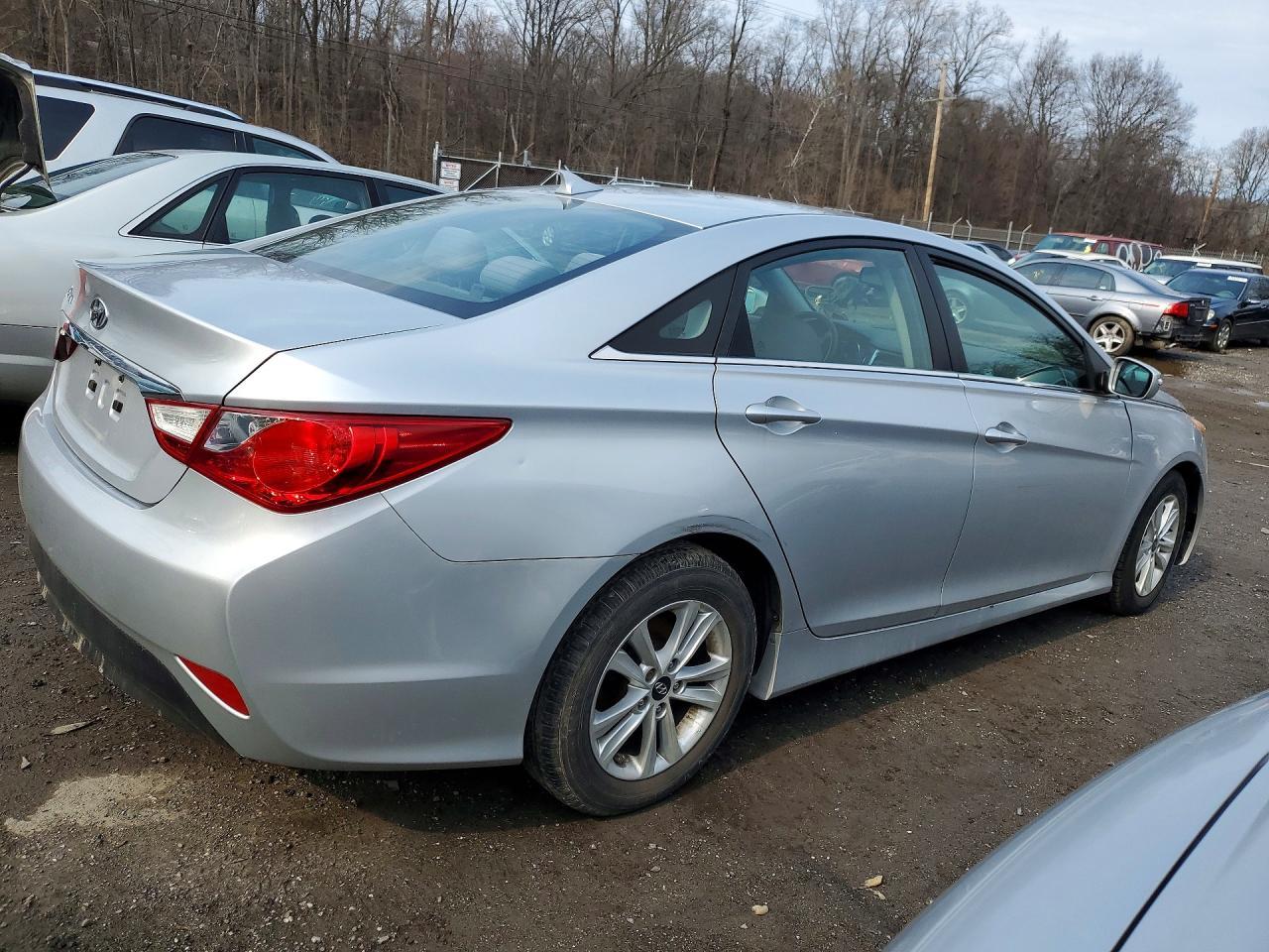 2014 Hyundai Sonata Gls - Фото 3