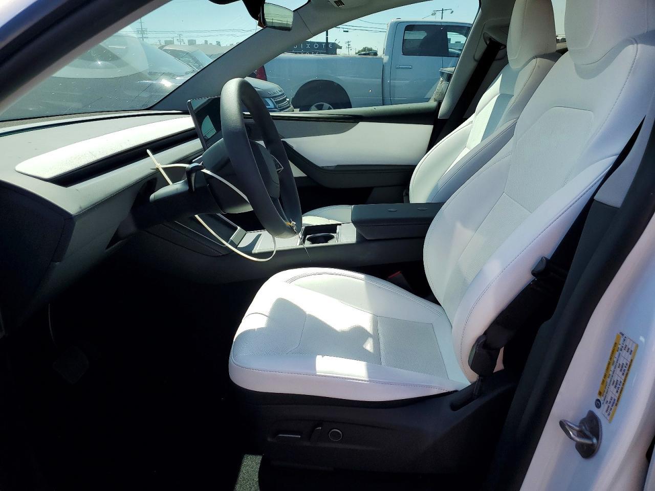 2026 Tesla Model Y - Image 7
