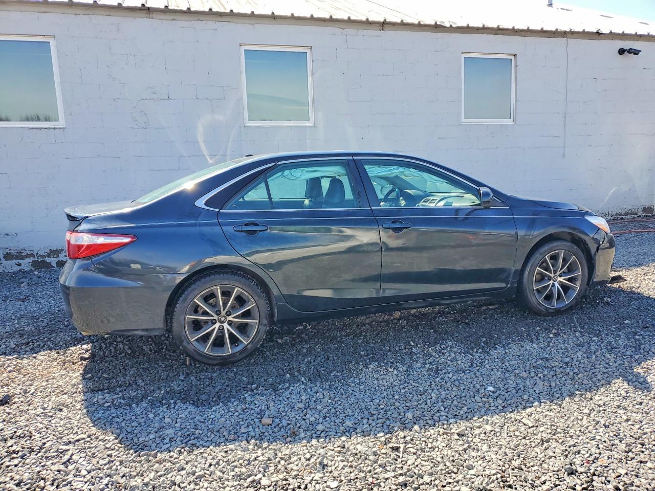 2017 Toyota Camry Xse - Image 3