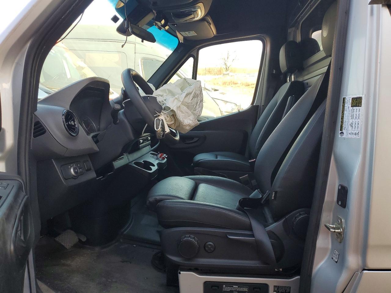 2023 Mercedes Benz Sprinter 2500 Delivery Van - Фото 7