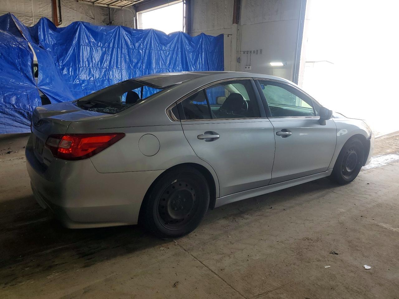 2015 Subaru Legacy 2.5I - Фото 3