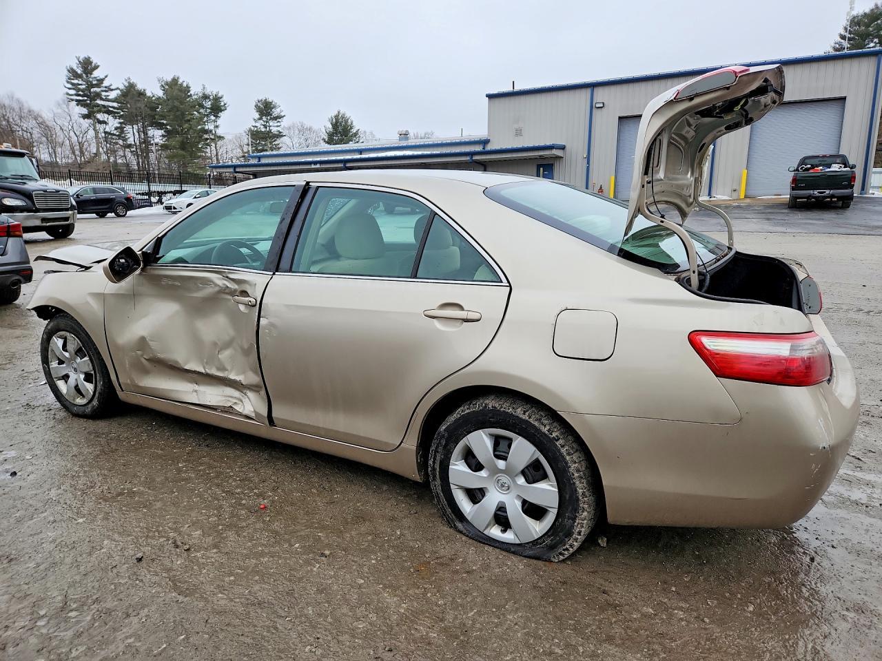2008 Toyota Camry Le - Image 2