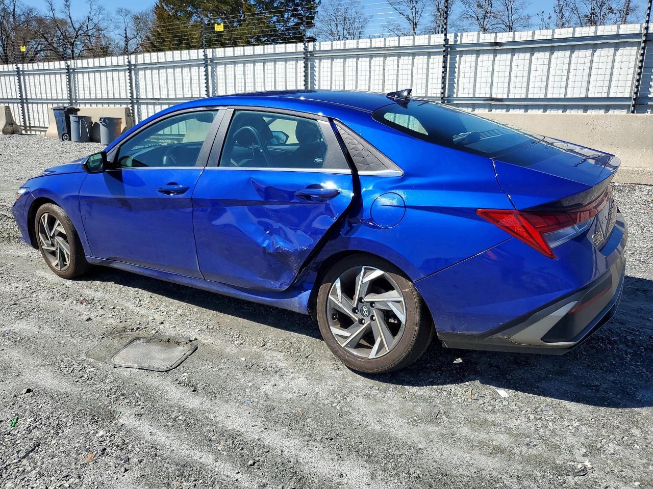 2025 Hyundai Elantra Sel Convenience - Image 2