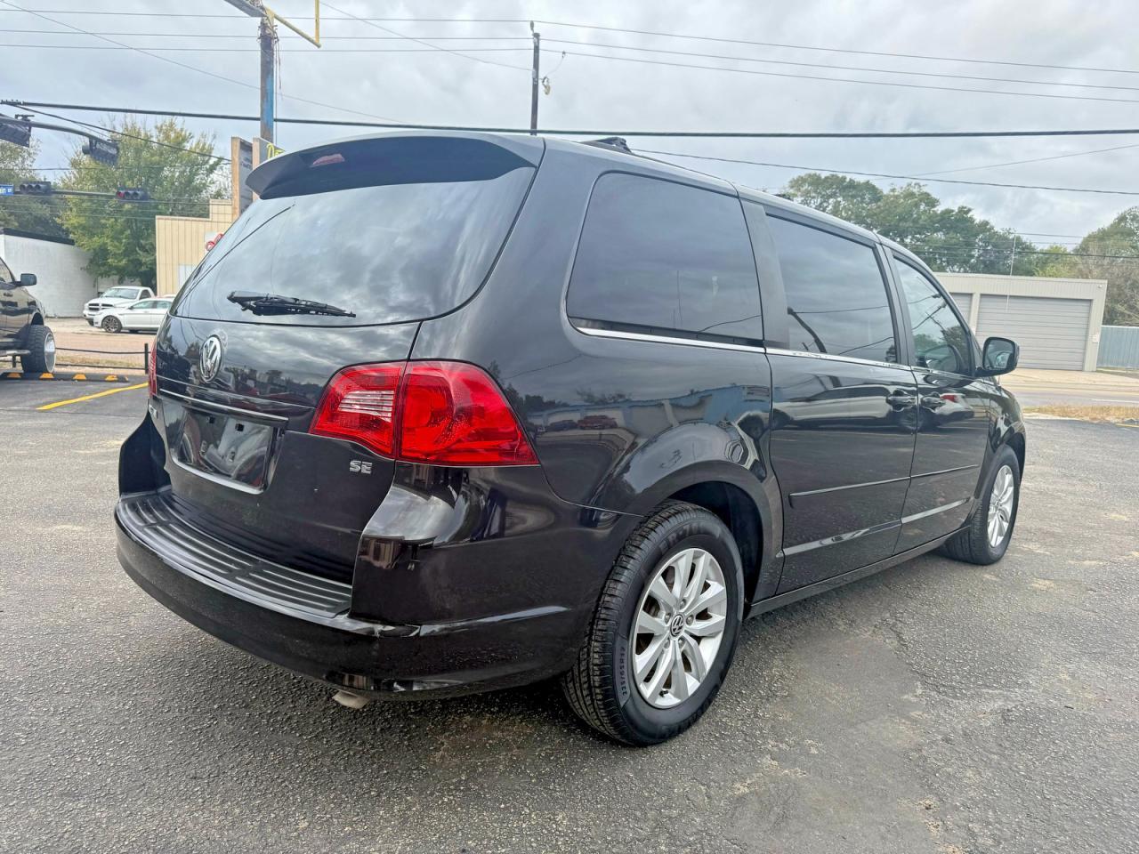 2012 Volkswagen Routan Se - Фото 4